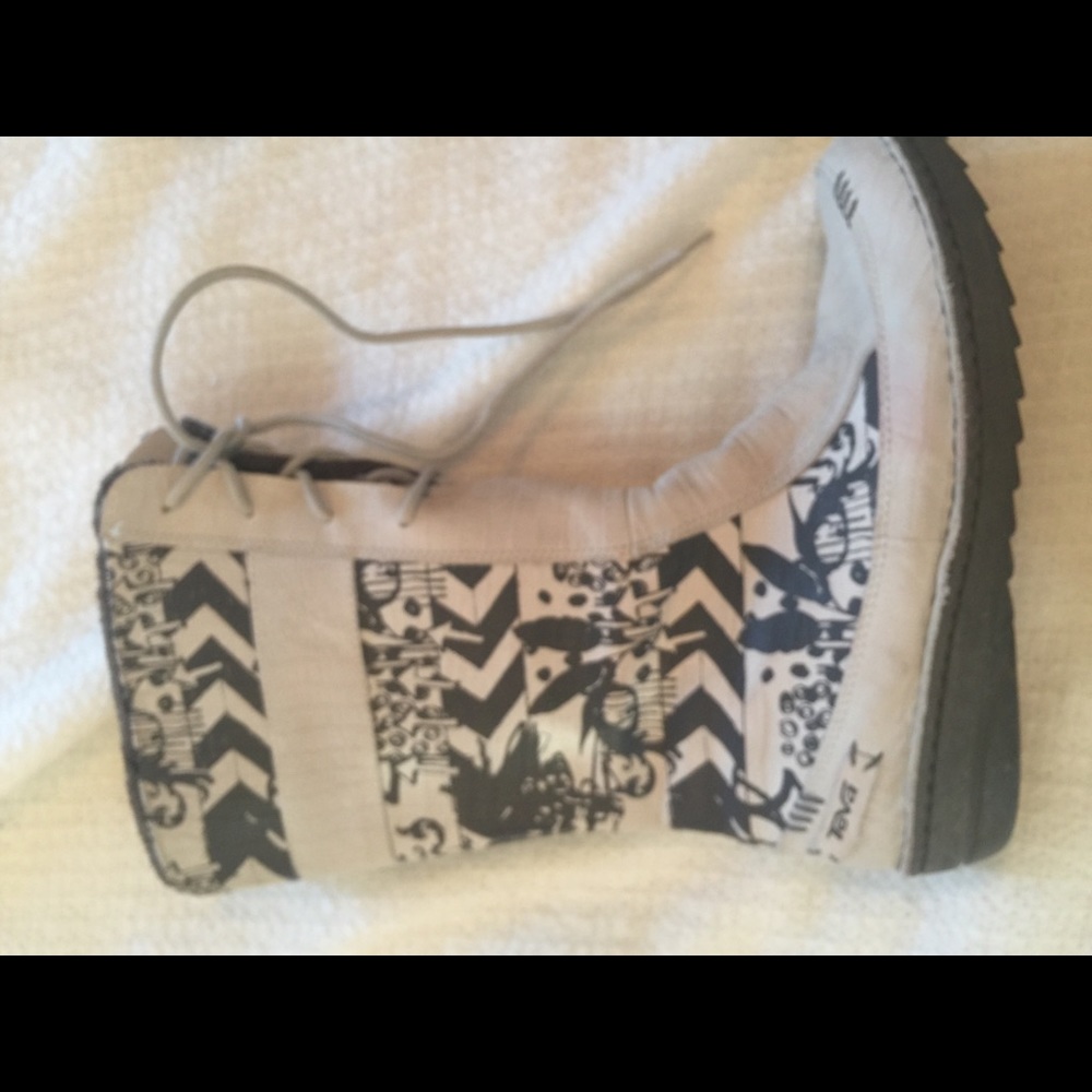 Teva snow boots
